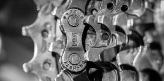 Jaki wpływ na transmisję sygnału w torze kablowym ma dopasowanie falowe nadajnika do toru kablowego?