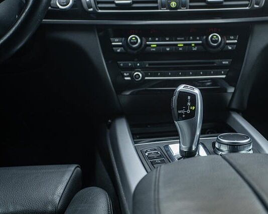 Po jakiej cenie sprzedać udziały w spółce?