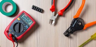 Ile zarabia tester samochodów?