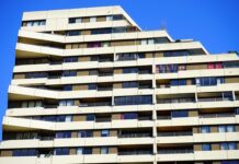 Kiedy należy się socjalne w pracy?