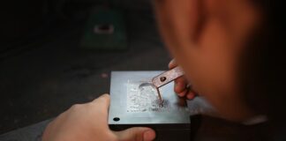 Kto przyznaje świadczenia z ZFŚS?